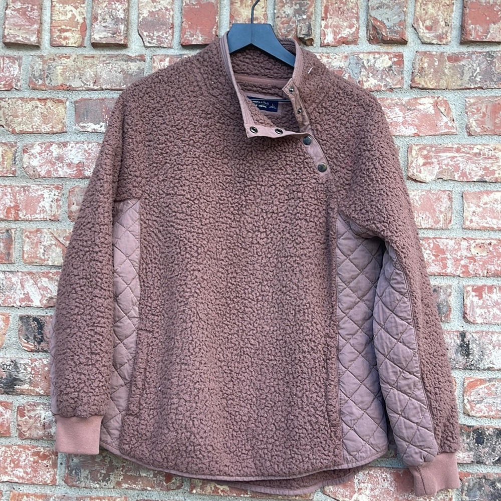 Abercrombie & Fitch Soft Sherpa size Large.